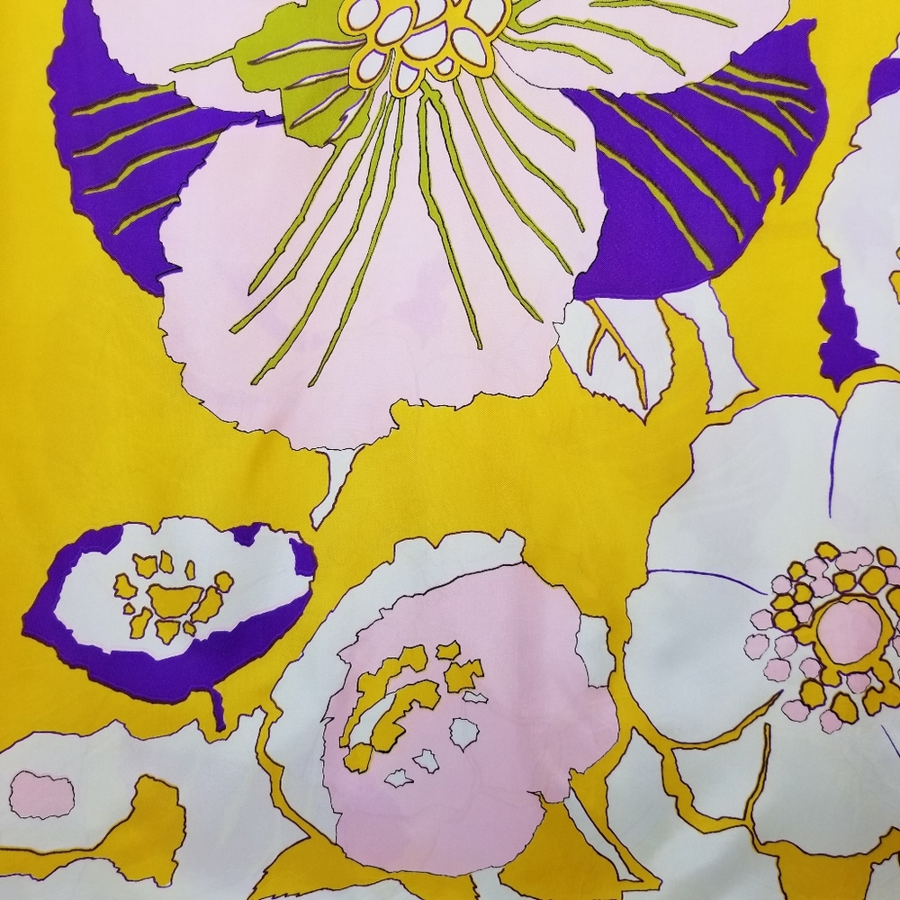 SOLD🌈 1960s Herman Pecker & Co. floral scarf - Picture 5 of 9